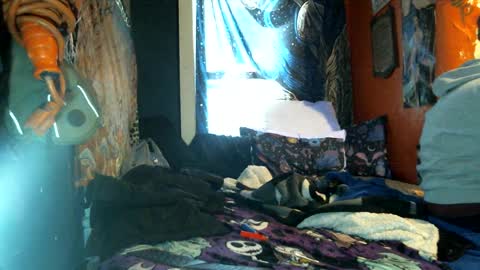 Snapshot of jax_skyfallin chatting on 02/18/25, 01:00 jaxxx666 online show from 02/18/25, 01:00