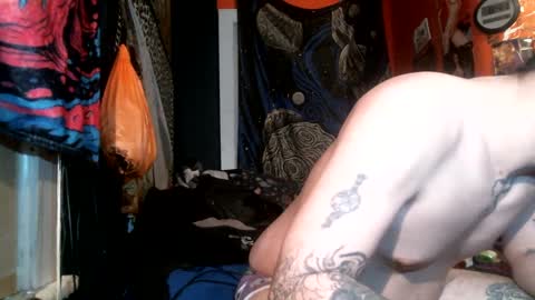 Snapshot of jax_skyfallin chatting on 02/25/25, 01:41 jaxxx666 online show from 02/25/25, 01:41