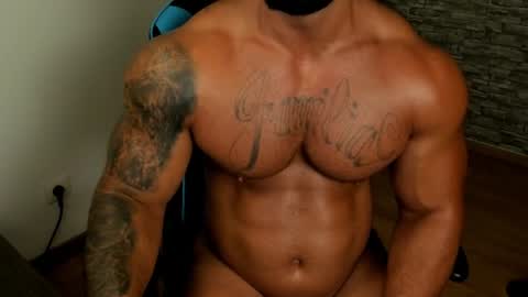 Snapshot of jaxonhunk chatting on 07/19/26, 02:48 JaxonHunk online show from 07/19/26, 02:48