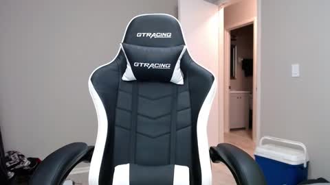 Snapshot of jay_slayz chatting on 10/26/25, 01:00 jay_slayz online show from 10/26/25, 01:00