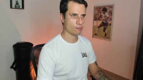 Snapshot of jayalvarrez_ chatting on 01/31/25, 07:08 Jay Alvarrez online show from 01/31/25, 07:08