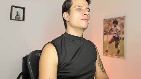 Snapshot of jayalvarrez_ chatting on 02/14/25, 08:26 Jay Alvarrez online show from 02/14/25, 08:26