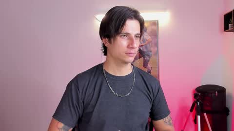 Snapshot of jayalvarrez_ chatting on 09/23/25, 06:44 Jay Alvarrez online show from 09/23/25, 06:44