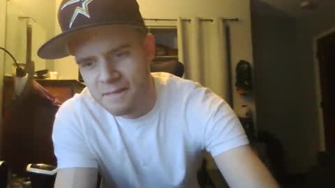 Snapshot of jaybrik92 chatting on 04/08/26, 03:17 Jlio Delgauto online show from 04/08/26, 03:17