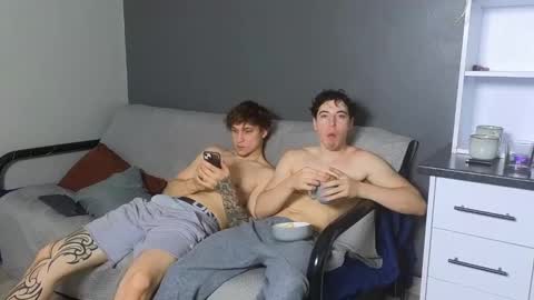 Snapshot of jaycex_69 chatting on 12/17/24, 08:56 THE HOUSE online show from 12/17/24, 08:56