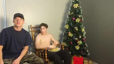 Snapshot of jaycex_69 chatting on 12/23/24, 07:28 THE HOUSE online show from 12/23/24, 07:28