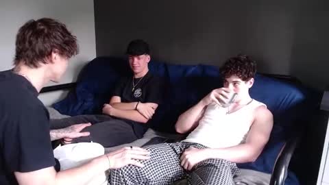 Snapshot of jaycex_69 chatting on 01/06/25, 06:58 THE HOUSE online show from 01/06/25, 06:58