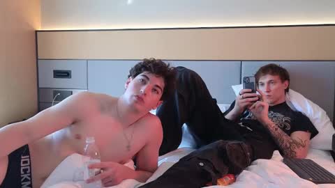 Snapshot of jaycex_69 chatting on 02/05/25, 06:35 THE HOUSE online show from 02/05/25, 06:35