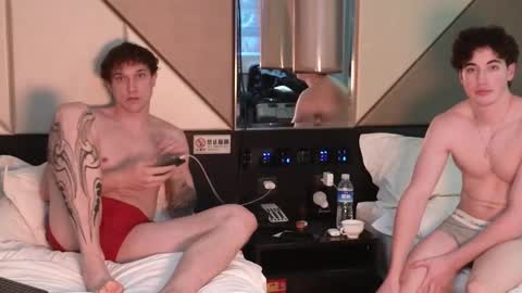 Snapshot of jaycex_69 chatting on 02/10/25, 08:31 THE HOUSE online show from 02/10/25, 08:31