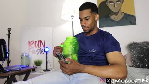 Snapshot of jaycobortiz_ chatting on 01/24/25, 01:03 Jacobo online show from 01/24/25, 01:03