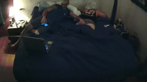 Snapshot of jayhood718 chatting on 10/23/25, 03:28 jayhood718Bk sexy pearl online show from 10/23/25, 03:28