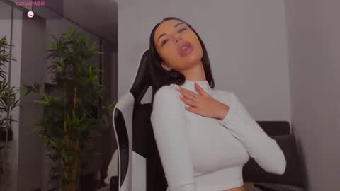 Snapshot of jaylee_kryss chatting on 10/14/25, 05:14 Jay online show from 10/14/25, 05:14