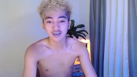 jaysee_hugecox online show from 05/01/26, 02:49