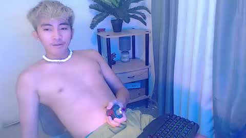 jaysee_hugecox online show from 05/07/26, 07:03