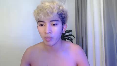 jaysee_hugecox online show from 05/19/26, 12:00