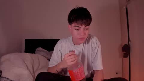 Snapshot of jaythomax chatting on 12/15/24, 09:24 jaythomax online show from 12/15/24, 09:24