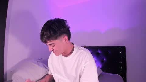 Snapshot of jaythomax chatting on 01/12/25, 08:25 jaythomax online show from 01/12/25, 08:25