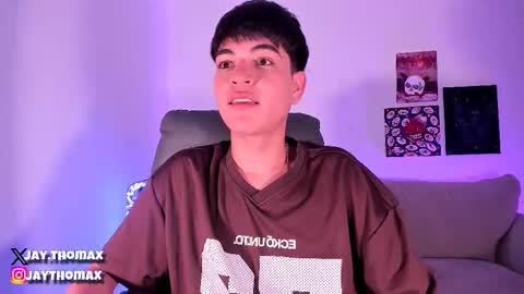 Snapshot of jaythomax chatting on 02/21/25, 12:38 jaythomax online show from 02/21/25, 12:38