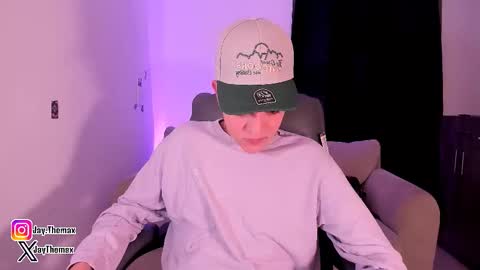 Snapshot of jaythomax chatting on 10/10/25, 12:53 jaythomax online show from 10/10/25, 12:53