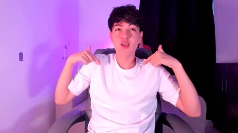 Snapshot of jaythomax chatting on 11/08/25, 10:41 jaythomax online show from 11/08/25, 10:41