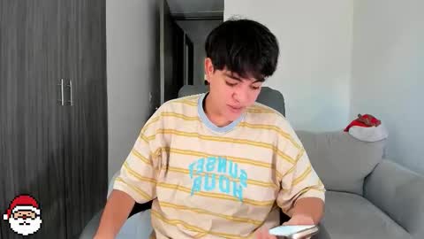 Snapshot of jaythomax chatting on 12/21/25, 09:55 jaythomax online show from 12/21/25, 09:55