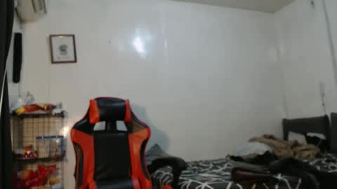 Snapshot of jazh21 chatting on 11/12/25, 03:51 jash online show from 11/12/25, 03:51