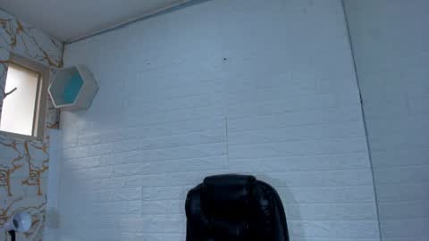 Snapshot of jazlin_ chatting on 03/14/26, 01:27 Jazlin online show from 03/14/26, 01:27