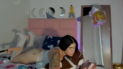 Snapshot of jazmin_barreraa chatting on 10/07/25, 06:16 jazmin  online show from 10/07/25, 06:16