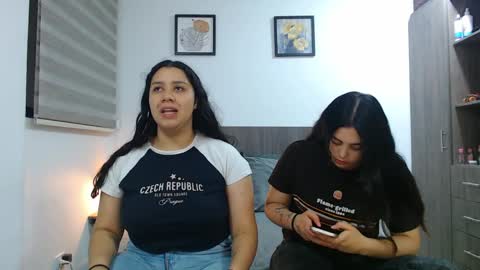 Snapshot of jazmin_dharius chatting on 04/11/26, 02:27 Jazmin and Scarlett online show from 04/11/26, 02:27