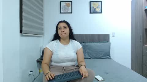 Snapshot of jazmin_dharius chatting on 04/13/26, 09:37 Jazmin and Scarlett online show from 04/13/26, 09:37