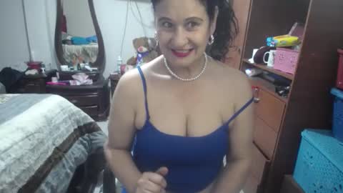 Snapshot of jazmin_rios chatting on 03/21/26, 12:54 jazmim online show from 03/21/26, 12:54