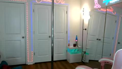 Snapshot of jazminefox chatting on 05/04/26, 04:36 Jazmine Fox online show from 05/04/26, 04:36