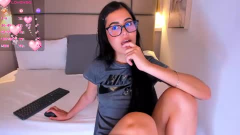 Jazmin online show from 06/24/26, 09:03