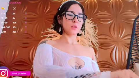 Snapshot of jazzmintorres chatting on 09/15/25, 01:22 Jazmin online show from 09/15/25, 01:22