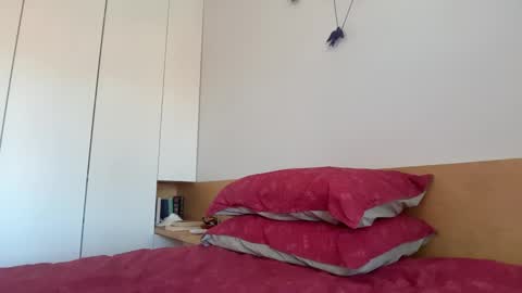 jbearbearbear online show from 10/01/25, 09:15