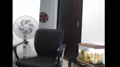 Snapshot of jcolbi chatting on 09/09/25, 09:58 JColbi online show from 09/09/25, 09:58