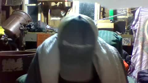 Snapshot of jdgiddy69 chatting on 12/22/25, 01:57 jdgiddy69 online show from 12/22/25, 01:57