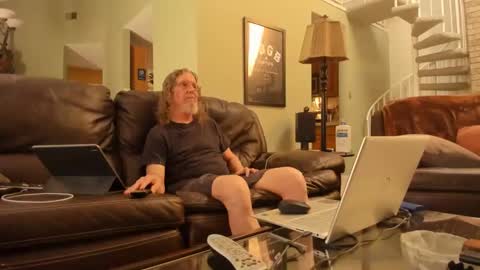 Snapshot of jdineuless chatting on 02/27/25, 08:09 JDinEuless online show from 02/27/25, 08:09