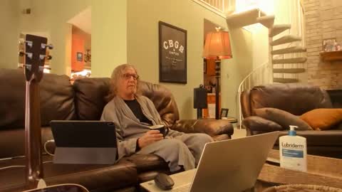 Snapshot of jdineuless chatting on 11/02/25, 03:03 JDinEuless online show from 11/02/25, 03:03