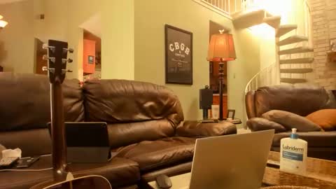 Snapshot of jdineuless chatting on 11/16/25, 03:28 JDinEuless online show from 11/16/25, 03:28