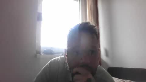 Snapshot of je_melody chatting on 05/19/26, 11:27 EJ Melody online show from 05/19/26, 11:27