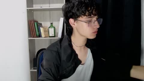 jeam_hot online show from 12/19/24, 09:49