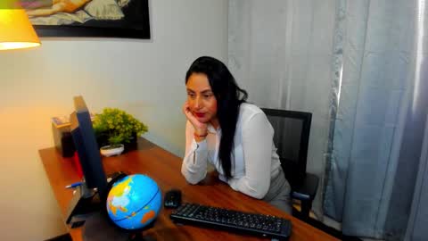 Snapshot of jean_foster chatting on 10/28/25, 06:54 Mistress Jane Foster online show from 10/28/25, 06:54