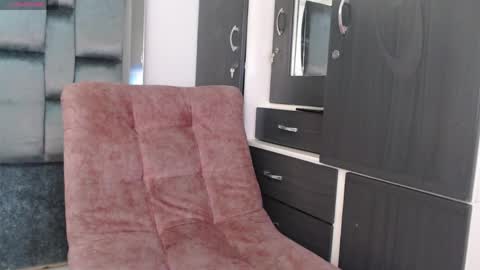 Snapshot of jean_foster chatting on 04/22/26, 09:05 Mistress Jane Foster online show from 04/22/26, 09:05