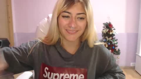 Jean online show from 02/12/25, 01:41