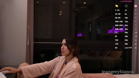 Bianca online show from 10/20/25, 07:47