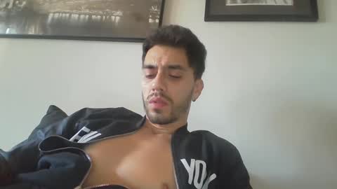 Snapshot of jeanpierbello7 chatting on 03/10/25, 02:26 jean pier bello Silva online show from 03/10/25, 02:26