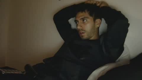 Snapshot of jeanpierbello7 chatting on 10/16/25, 12:00 jean pier bello Silva online show from 10/16/25, 12:00