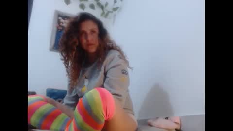 Snapshot of jeans_and_emma chatting on 10/11/25, 02:11 jeans_and_emma online show from 10/11/25, 02:11