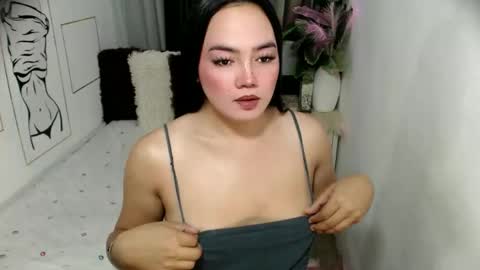 Snapshot of jeanwants2play chatting on 04/17/26, 11:52 Jeanwants2play online show from 04/17/26, 11:52